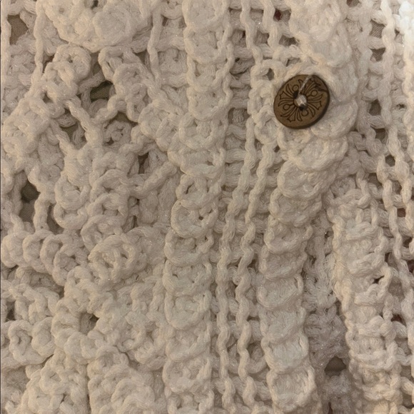 NWOT White Crochet Sleeveless Top/vest. - Picture 3 of 3